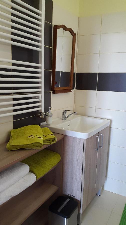 Apartman Ella - Tabor -Cz - U Stadionu Miru 1735 Екстер'єр фото